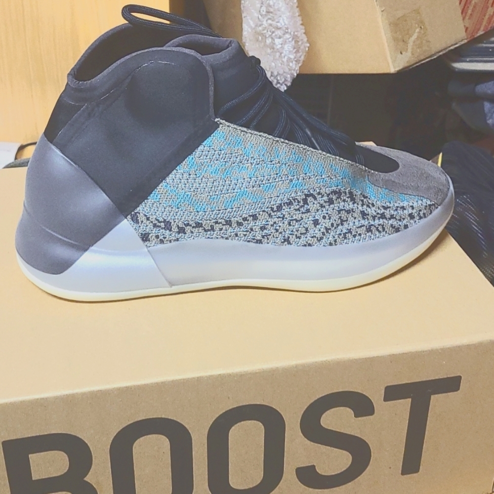 Yeezy Quantum Teal Blue
